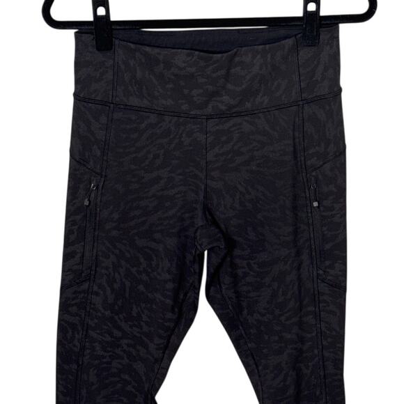 Athleta Rainier Reflective Printed Tight Lynx Black Size MP - Picture 9 of 12